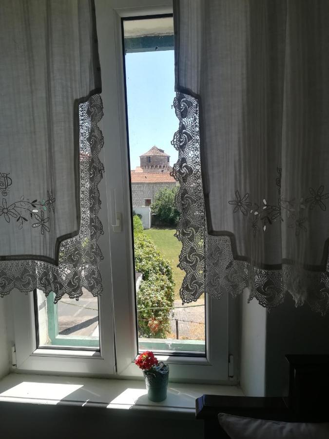 Dida Roko, Rustikalni Apartman S Terasom Kaštela Eksteriør bilde