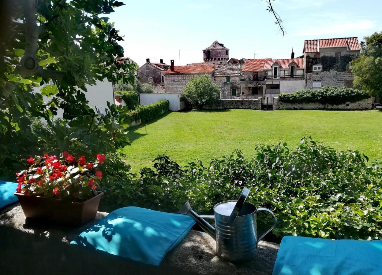 Dida Roko, Rustikalni Apartman S Terasom Kaštela Eksteriør bilde